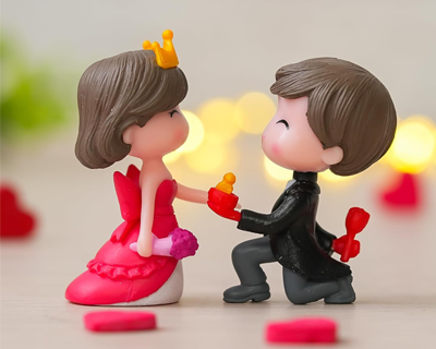 Boy Proposing Girl Miniature Showpiece