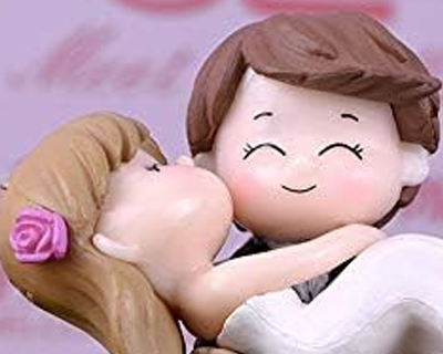 Chocozone Couple Hug Resin Showpiece Couple Miniatures Valentine Gifts for Girlfriend Boyfriend Wife Husband Valentines him Valentine Day Gifts