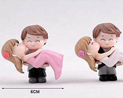 Chocozone Couple Hug Resin Showpiece Couple Miniatures Valentine Gifts for Girlfriend Boyfriend Wife Husband Valentines him Valentine Day Gifts