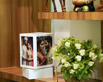 Customized Rotating Photo Cube with Dual USB Charger